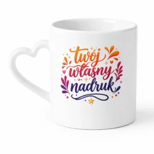 kubek z uchem w kształcie serca z nadrukiem logo