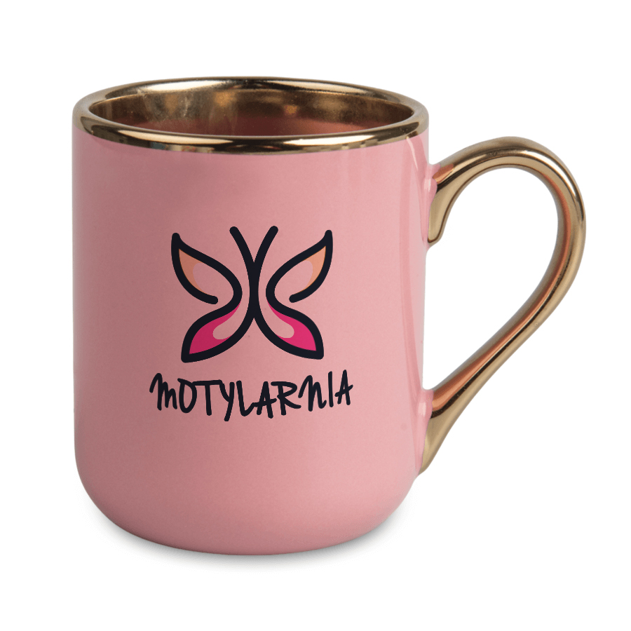 Kubek do sublimacji 330 ml – różowy ze złotym uchem i rantem. Elegancki kubek ceramiczny z dużą powierzchnią nadruku, idealny na prezent i dla firm.